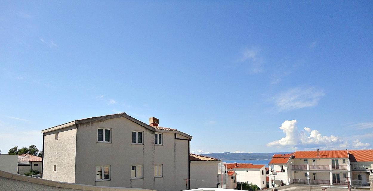 Apartments Villa Bonaca Baška Voda Rom bilde