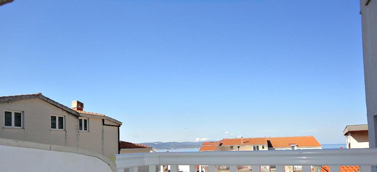 Apartments Villa Bonaca Baška Voda Rom bilde