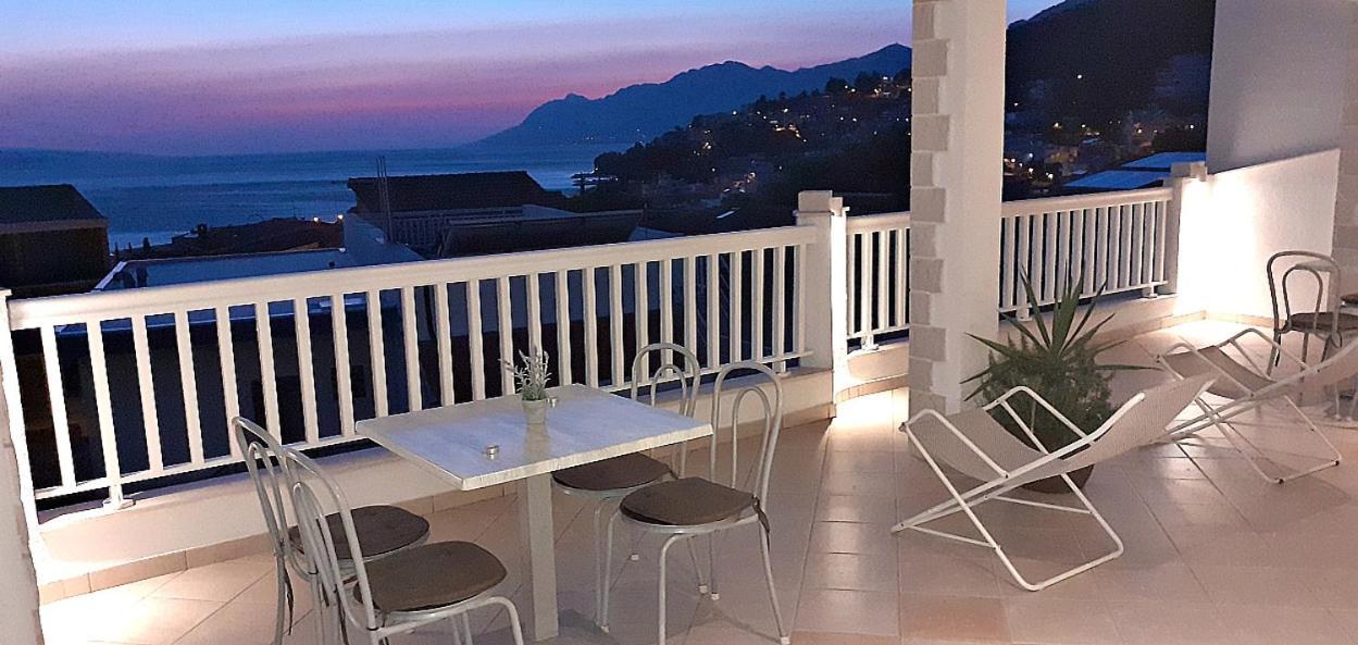 Apartments Villa Bonaca Baška Voda Rom bilde