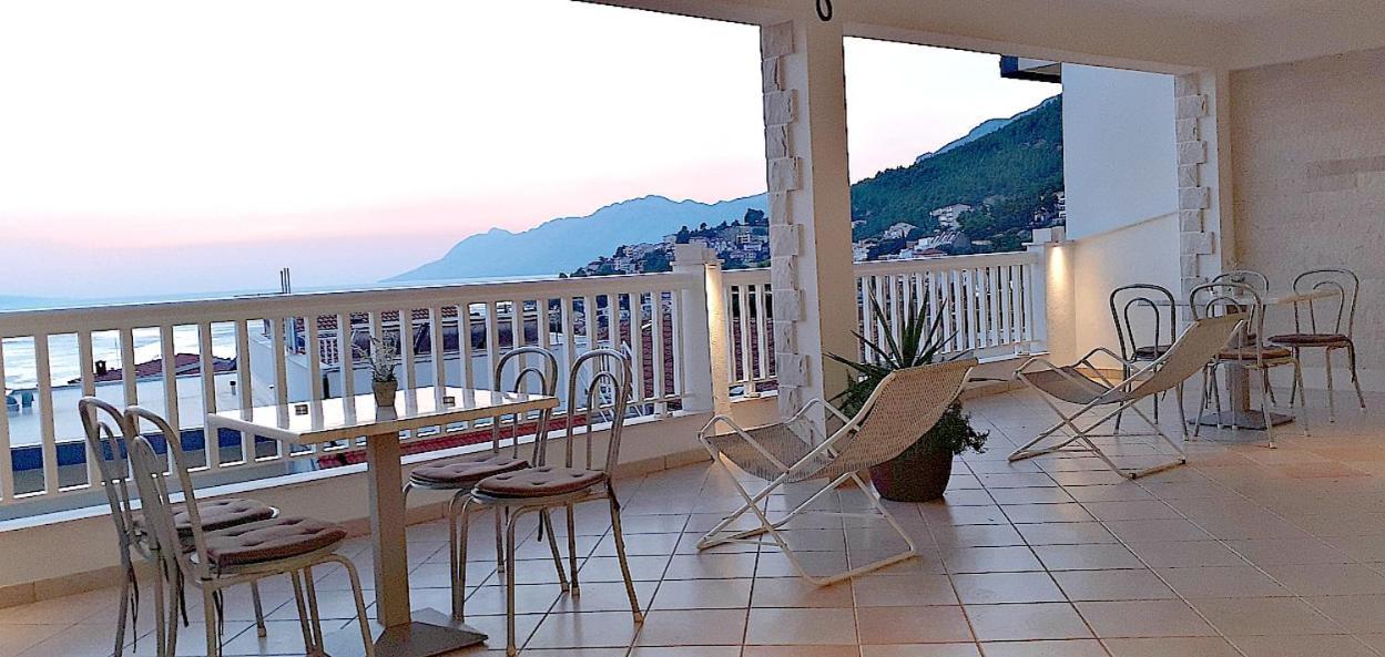 Apartments Villa Bonaca Baška Voda Rom bilde