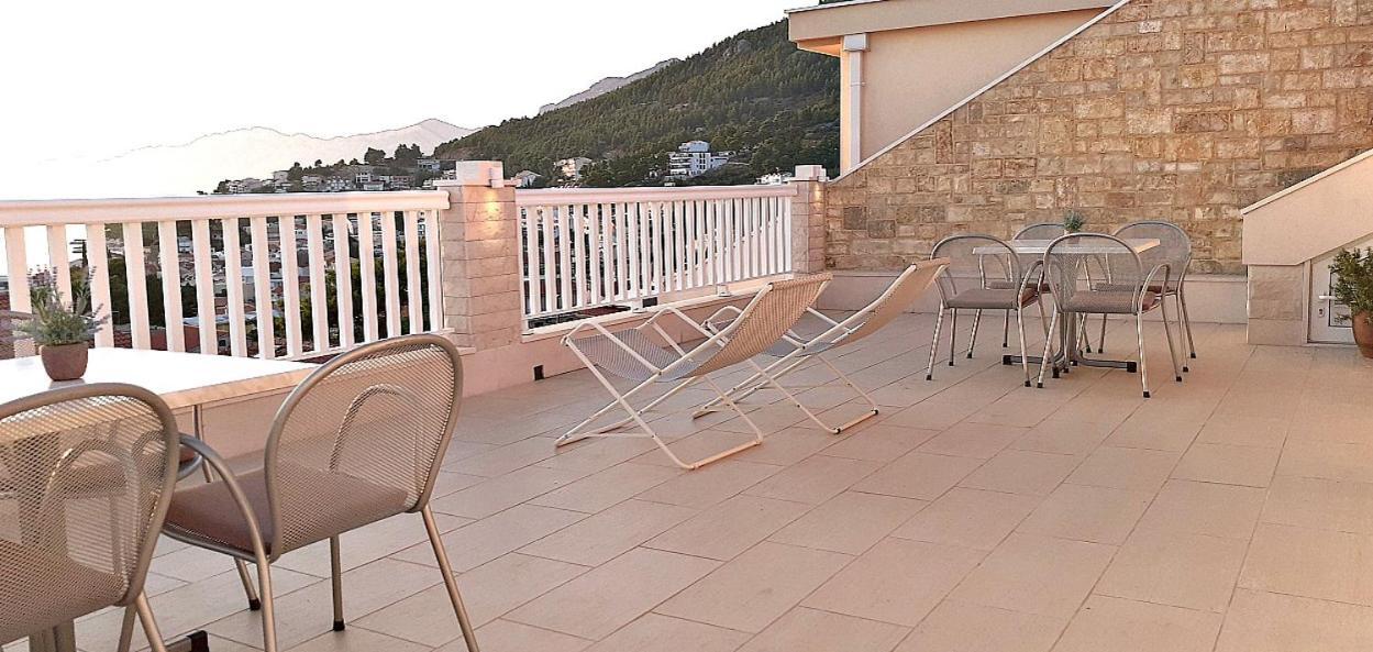 Apartments Villa Bonaca Baška Voda Rom bilde