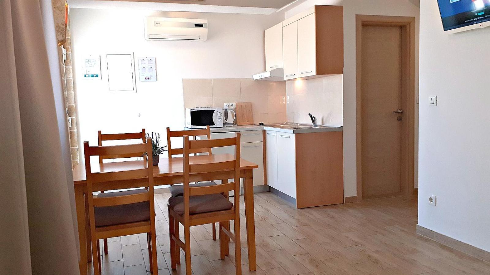 Apartments Villa Bonaca Baška Voda Rom bilde