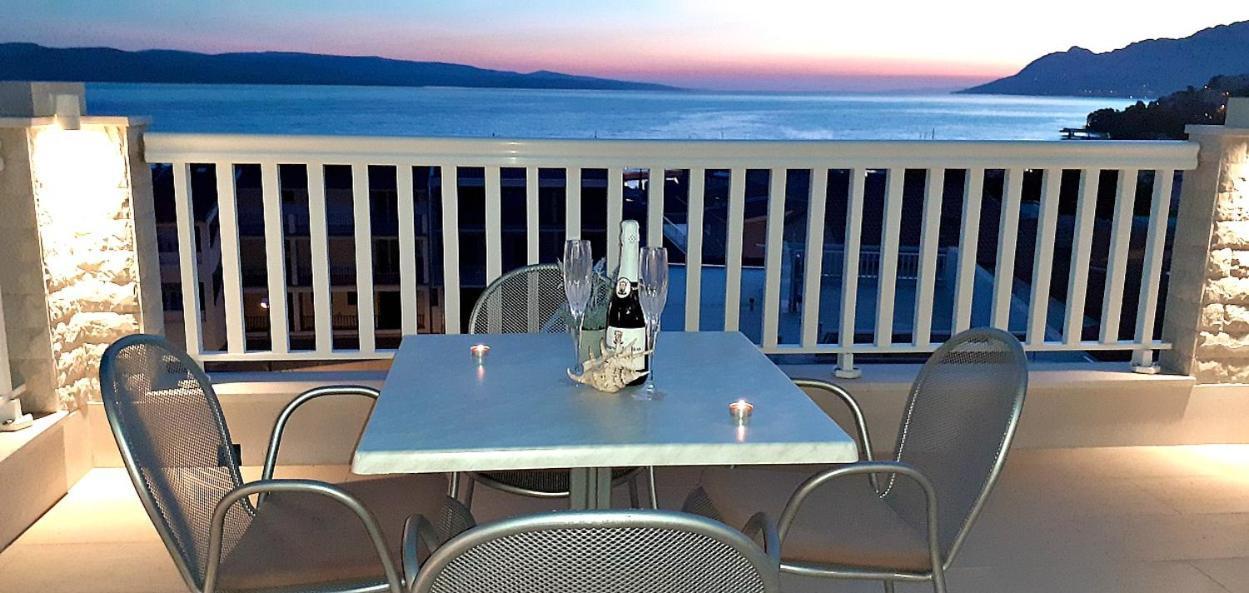 Apartments Villa Bonaca Baška Voda Rom bilde