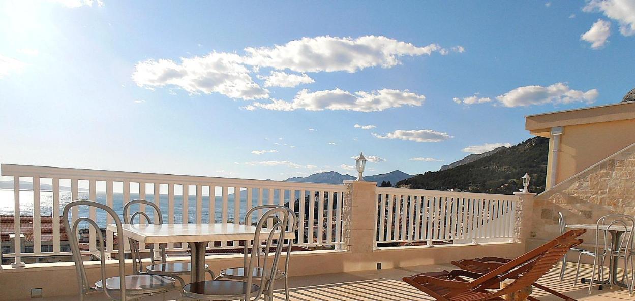 Apartments Villa Bonaca Baška Voda Rom bilde