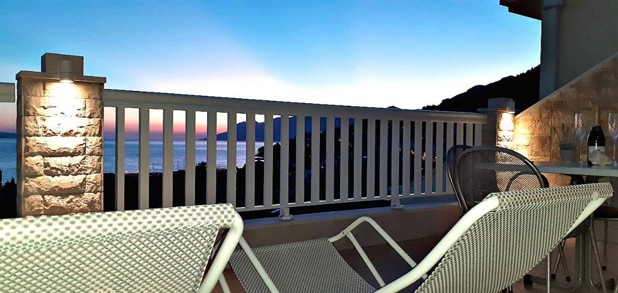 Apartments Villa Bonaca Baška Voda Rom bilde