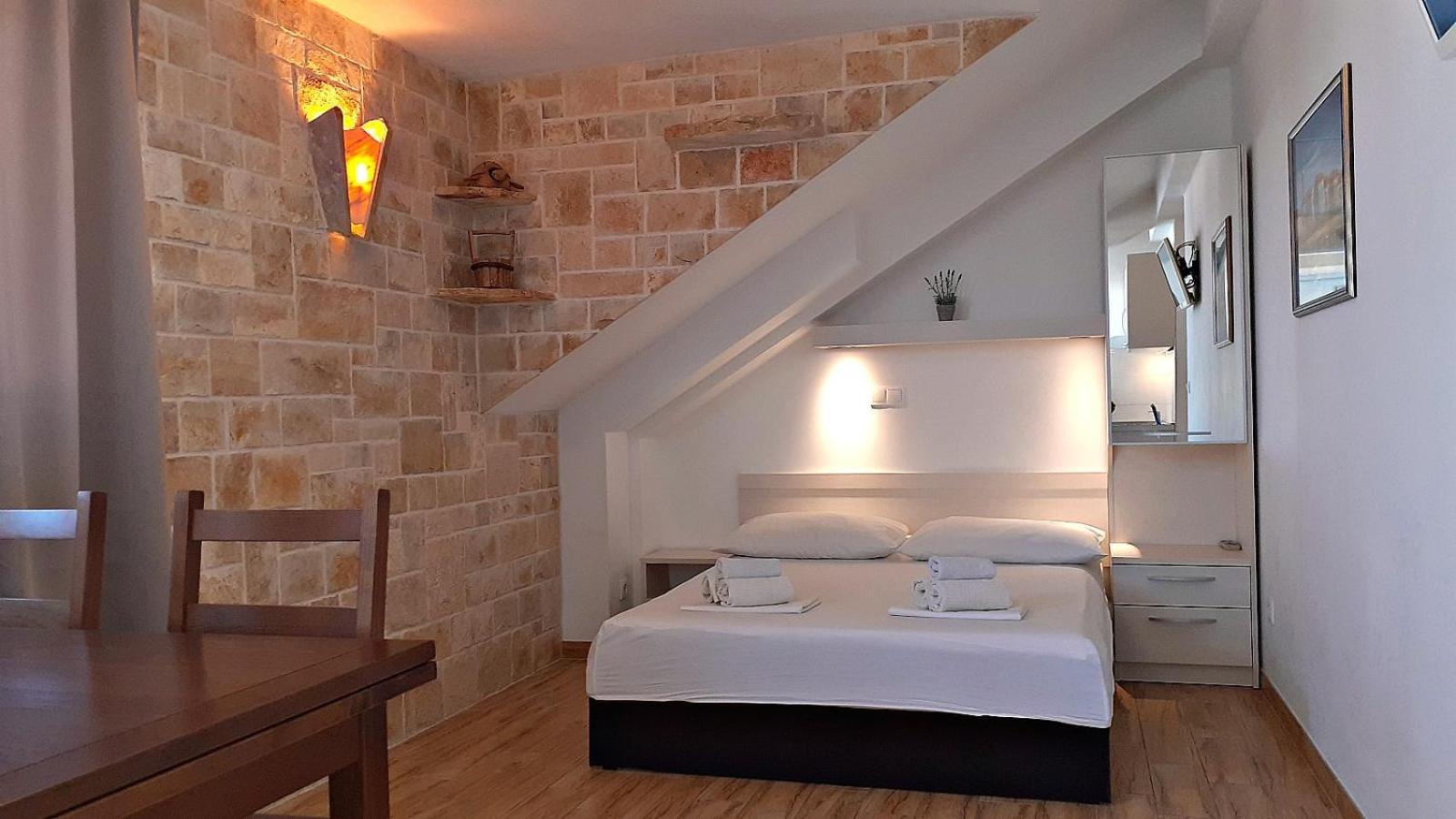 Apartments Villa Bonaca Baška Voda Rom bilde