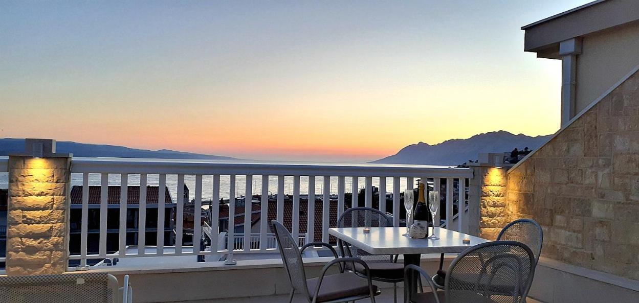 Apartments Villa Bonaca Baška Voda Rom bilde