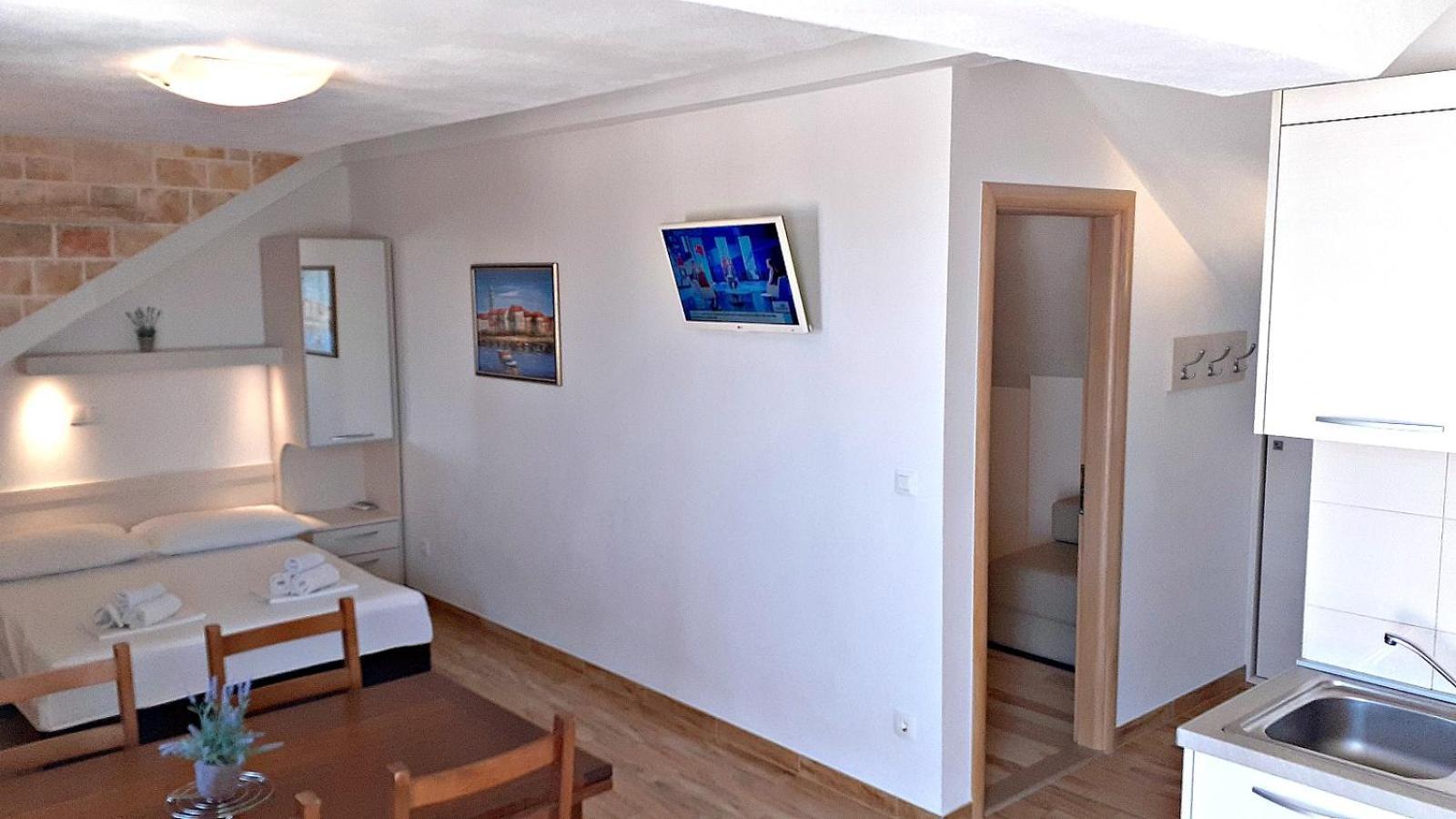 Apartments Villa Bonaca Baška Voda Rom bilde